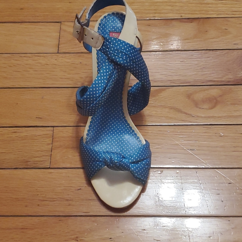 Betsey Johnson open toe sandel - Picture 7 of 9